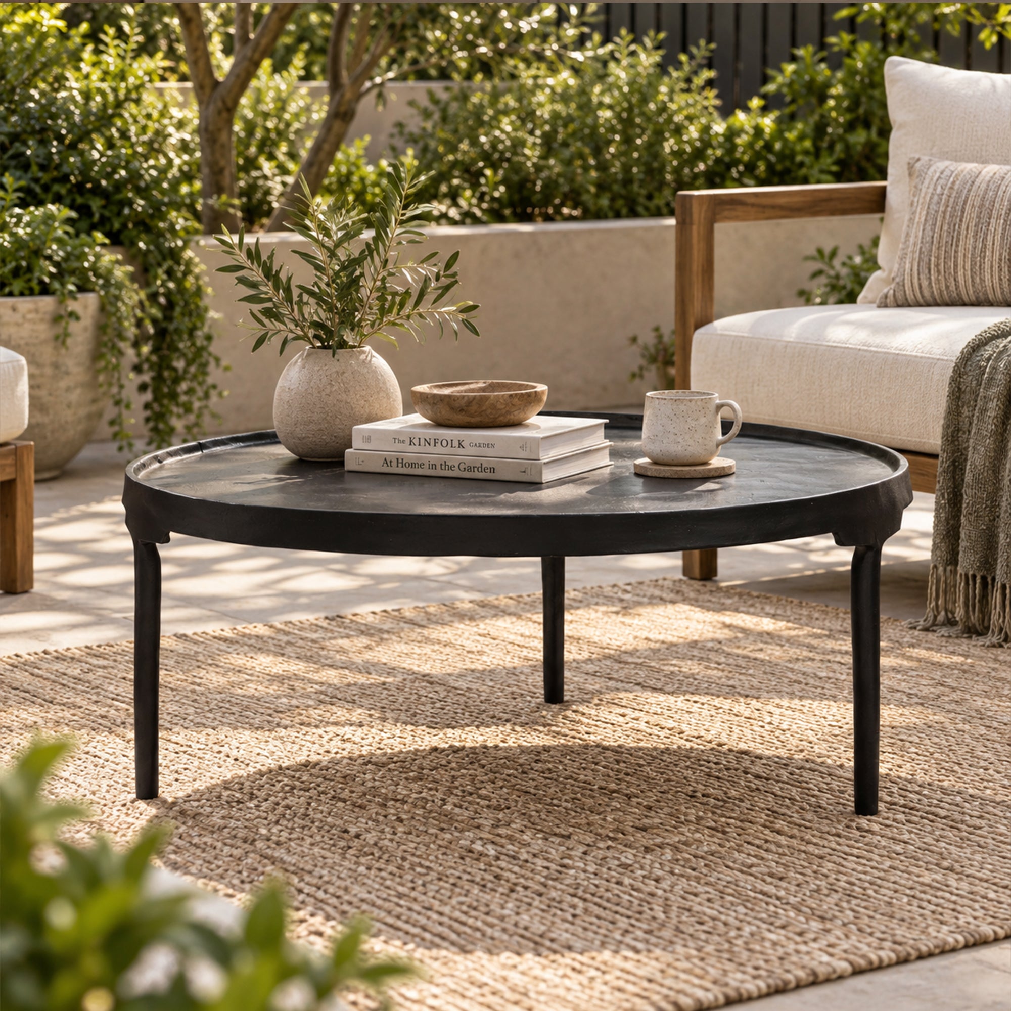 Noir Minimalist Round Coffee Table