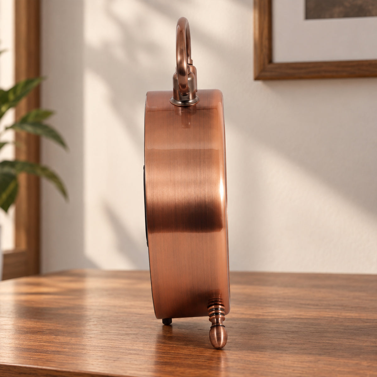 The Chronos Kinetic Table Clock
