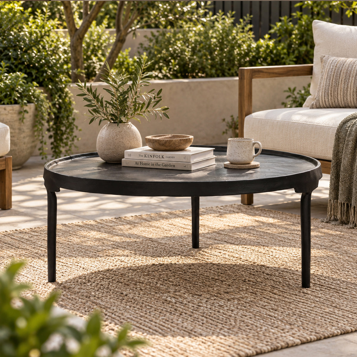 Noir Minimalist Round Coffee Table